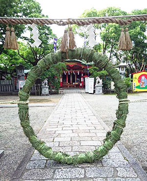 生島神社夏祭り　2016年昼の茅の輪くぐり